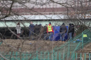 Policja i straż na miejscu znalezienia zwłok 