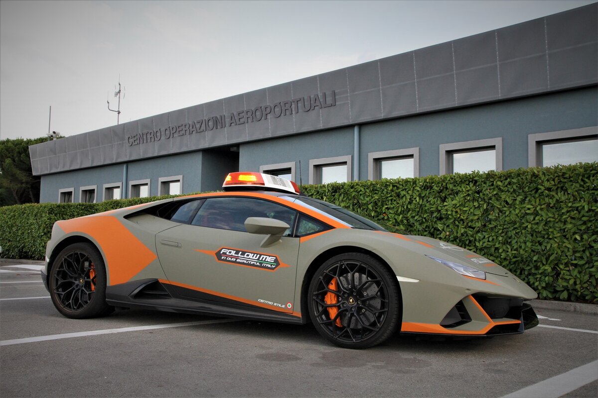 Lamborghini Huracan Evo Follow Me 