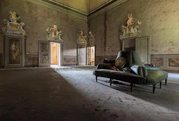 Wnętrze porzuconego budynku 