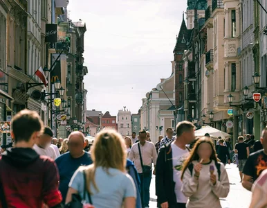 Miniatura: Jak długo żyją Polacy? Niby coraz dłużej,...