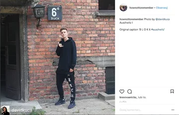 Pamiątkowe zdjęcie z Auschwitz 