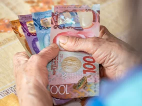 Miniatura: Kursy walut 21 marca 2025. Po ile dolar,...