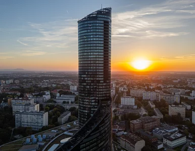 Miniatura: Apartamenty w polskich drapaczach chmur....