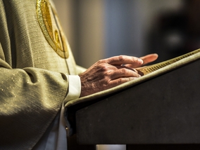 Ponad 200 stron tajnych akt trafiło do polskiego sądu. Watykan wykonał...