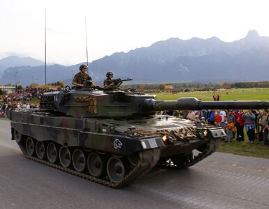 Miniatura: Szwajcaria rozważa wysłanie czołgów na...