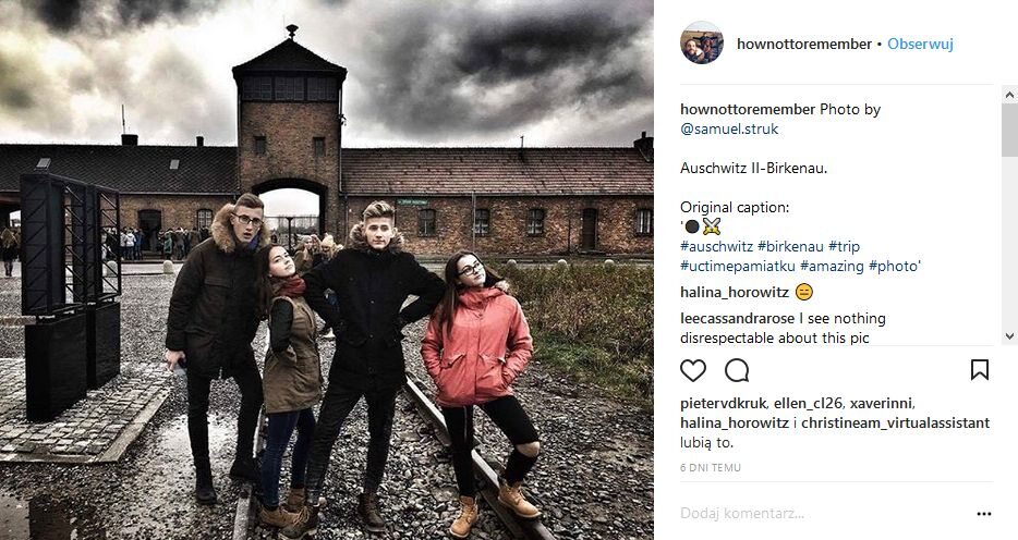 Pamiątkowe zdjęcie z Auschwitz 