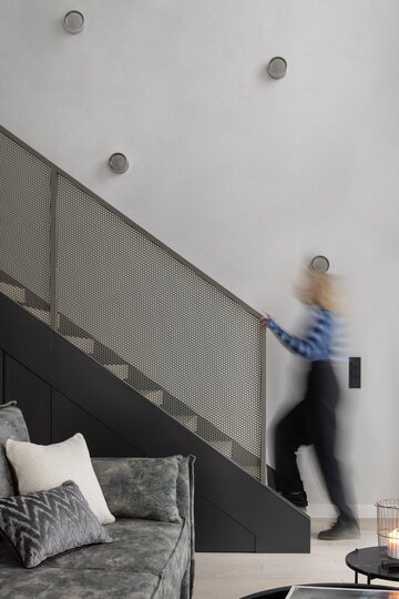 Dwupoziomowy apartament w&nbsp;inwestycji Chronos na&nbsp;warszawskiej Woli, projekt Moderna Design