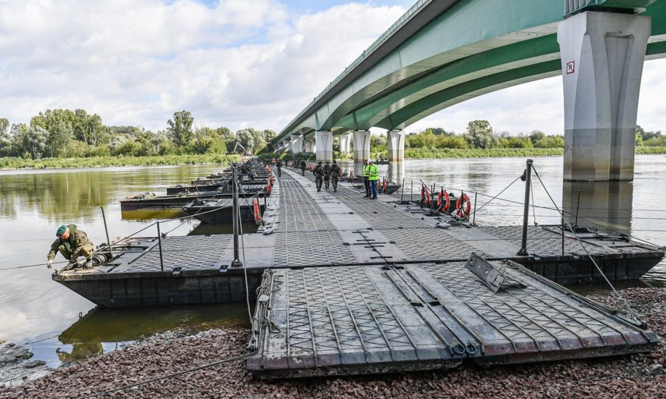 Miniatura: Most pontonowy na Wiśle już gotowy. To po...