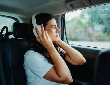 Miniatura: Muzyka łagodzi... chorobę lokomocyjną....