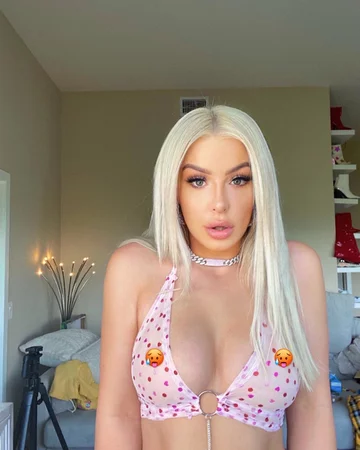 Tana Mongeau 