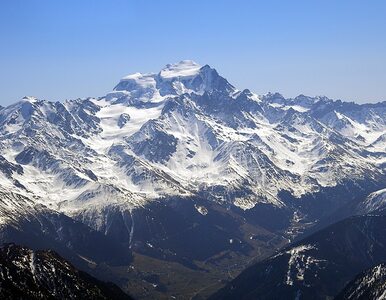 Miniatura: W Alpach runęła część lodowca. Trwa akcja...