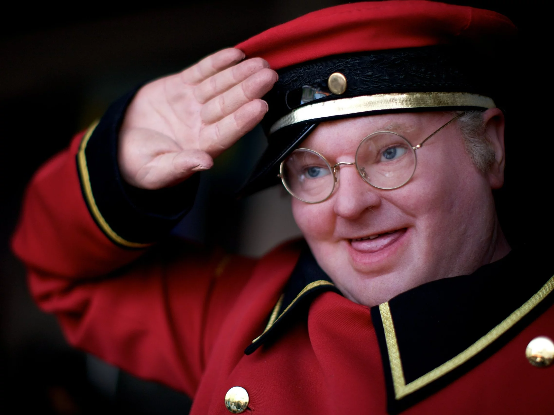 Mężczyzna na zdjęciu to: