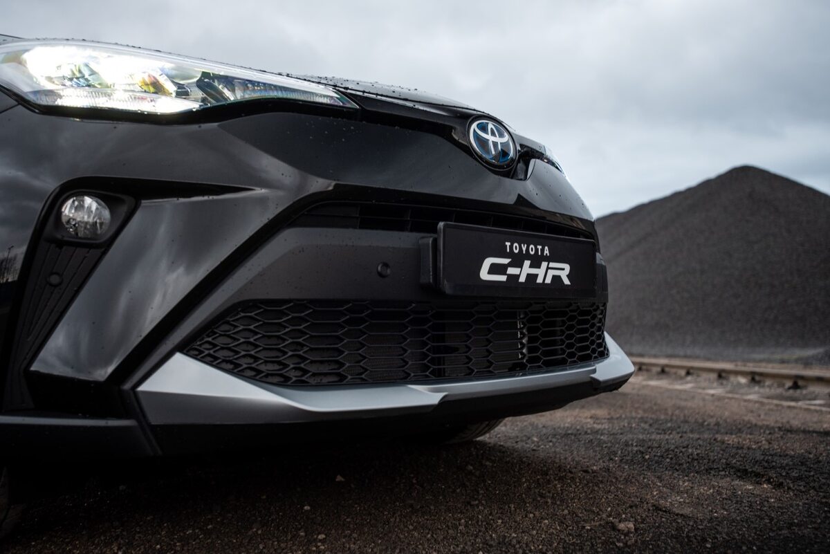 Toyota C-HR Hybrid Black Edition 
