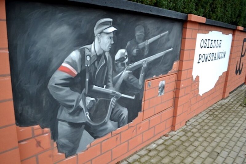 Fatalny błąd na muralu w Łomiankach 