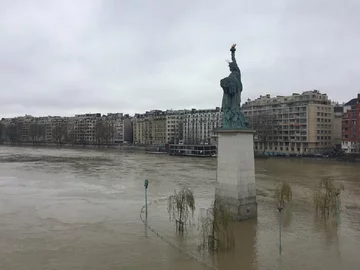 Pomarańczowy alert powodziowy ogłoszono w 23 departamentach 