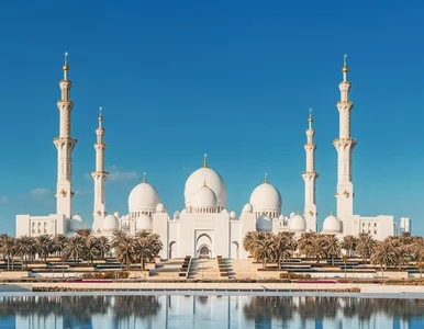 Miniatura: Wakacje w emiratach – co warto zwiedzić...
