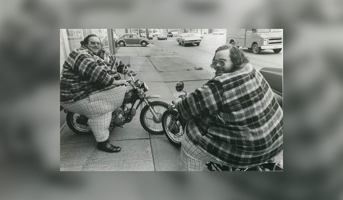 Najgrubsi bliźniacy Billy Leon (1946-1979) i Benny Loyd (1946-2001) McCrary, w listopadzie 1978 roku ważyli odpowiednio 338 kg i 328 kg.