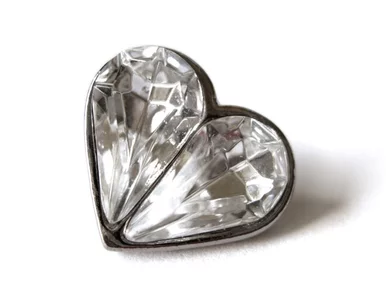 Miniatura: Chciał połknąć diament za 13 tys. dolarów