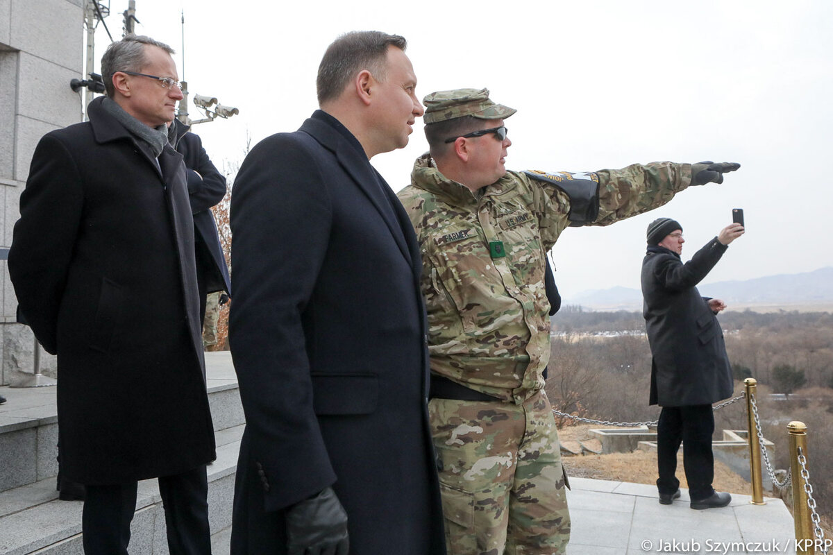 Andrzej Duda w koreańskiej strefie zdemilitaryzowanej 