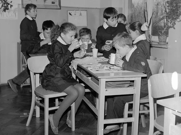 Miniatura: QUIZ. Pamiętasz co się jadło i piło w...