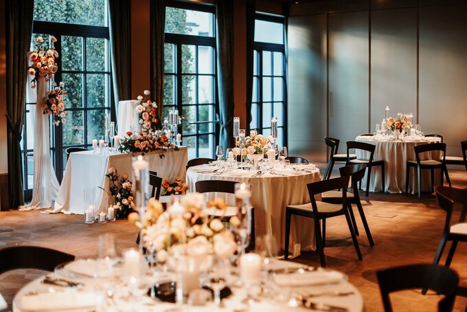 Wśr&oacute;d wystawc&oacute;w znajdą się najlepsi kreatorzy trend&oacute;w, floryści, specjaliści organizujący wesela i&nbsp;wiele innych firm oferujących unikalne dekoracje czy&nbsp;zaproszenia