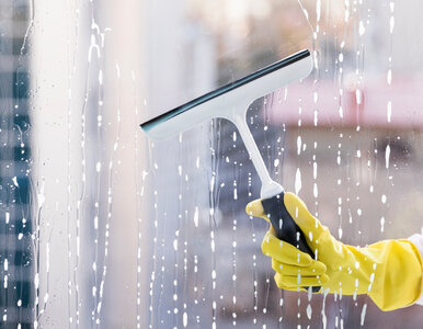 Miniatura: Jedna tabletka i kropla gliceryny. Okna...