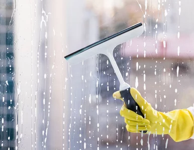 Miniatura: Jedna tabletka i kropla gliceryny. Okna...