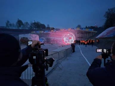 Miniatura: To najdłuższy tunel kolejowy w Polsce....