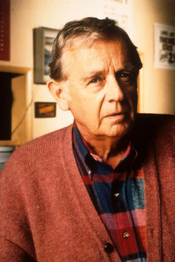 Warren Frost (Doktor Hayward) 