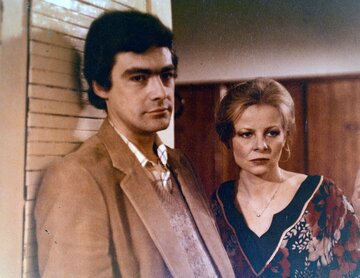 Kadr z filmu „Dom wariatów” 1984. Kadr z filmu „Dom wariatów” w reżyserii Marka Koterskiego, n/z Leszek Teleszyński, Anna Nehrebecka.