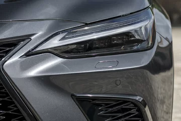 Nowy Lexus NX 450h+ 