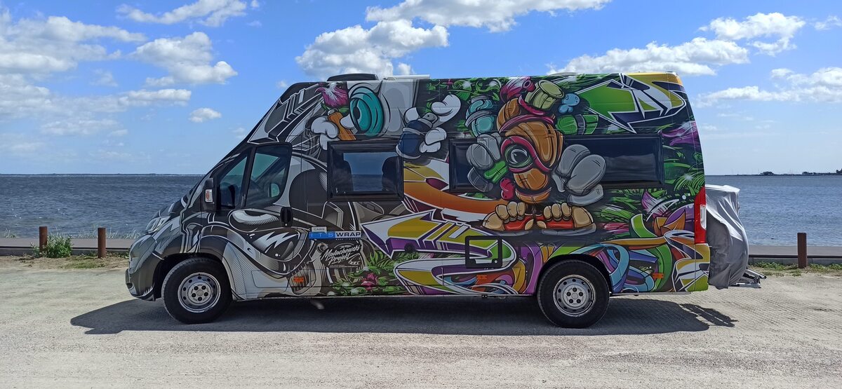 Streetartowy Fiat Ducato 