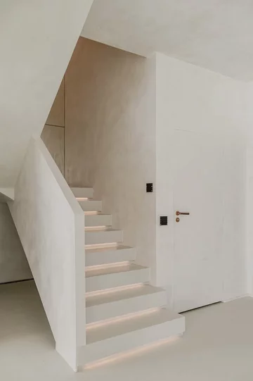 Dom słynnych influencerów: nowoczesne wnętrza pełne komfortu, elegancji i technologii 