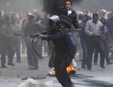 Miniatura: Egipt: rząd nie chce rządzić, ale wojsko...
