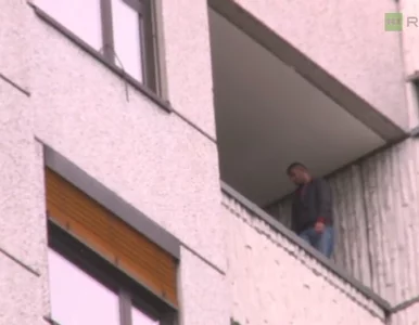 Miniatura: Uchodźca z Iraku groził, że skoczy z...