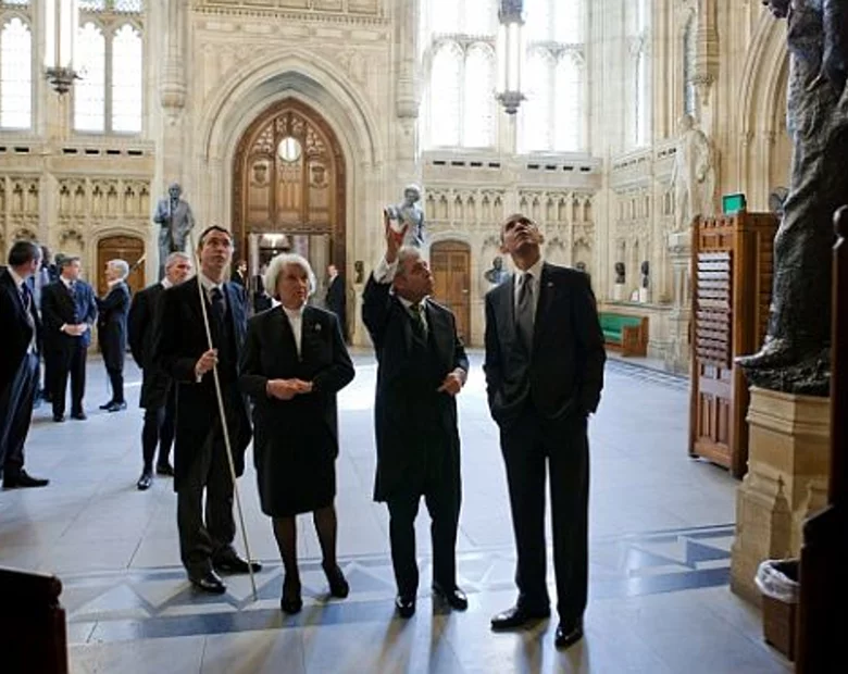 Miniatura: Obama to nie papież, musi zapłacić