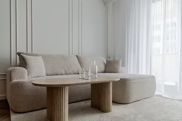 Mieszkanie z elementami w kolorze bordo, projekt Deer Design 