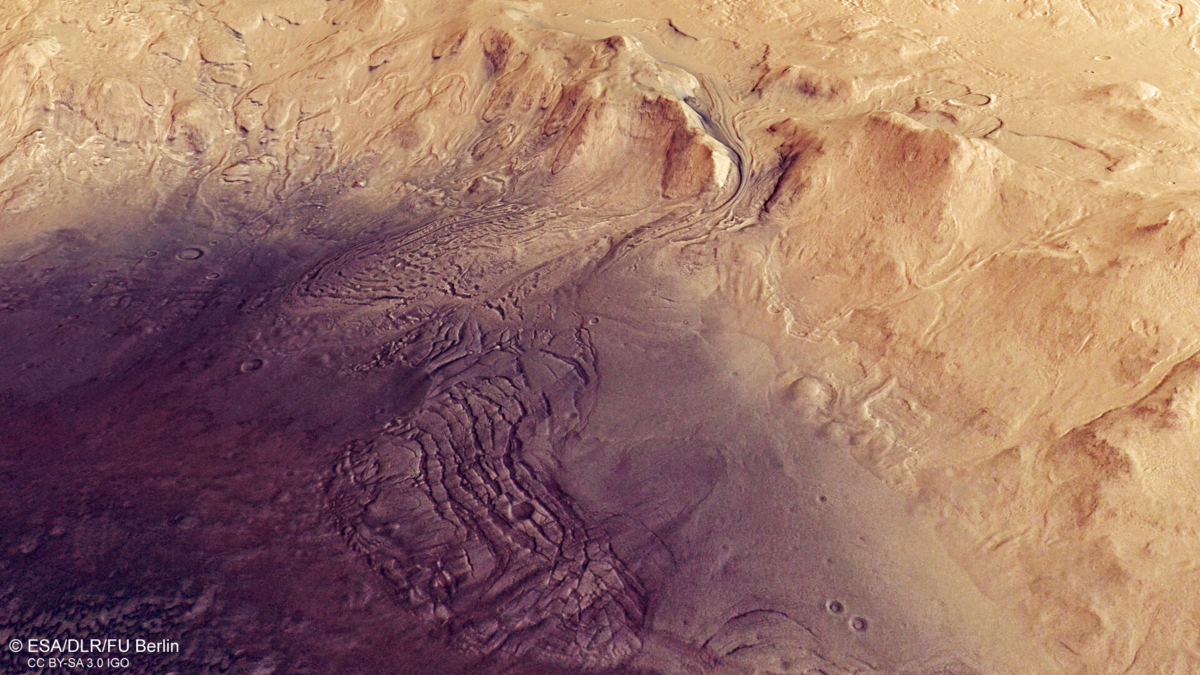 Krater Moreux na Marsie 