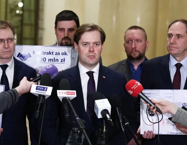 Miniatura: Nadzwyczajna sesja Rady Warszawy. Rafał...