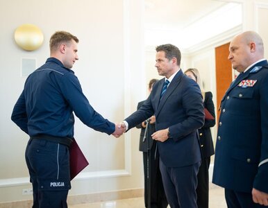 Miniatura: Trzaskowski nagrodził policjantów....