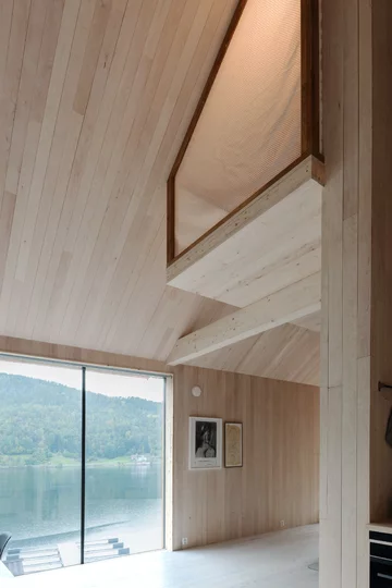 Drewniany dom w Ulvik, proj. Rever & Drage 