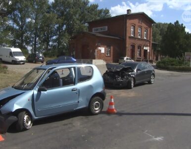 Miniatura: Pawłowice: zderzyły się trzy auta. Jedna...