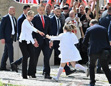 Miniatura: Znany ksiądz o hejcie na córkę Nawrockich....