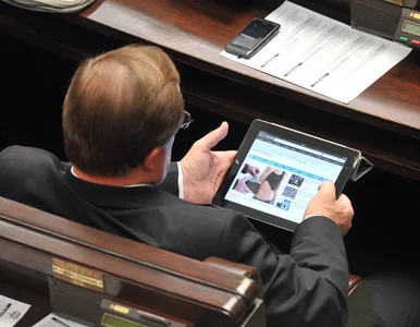 Miniatura: Sejm kupił posłom kolejne tablety