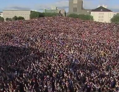 Miniatura: Niesamowity widok. Tysiące Islandczyków...