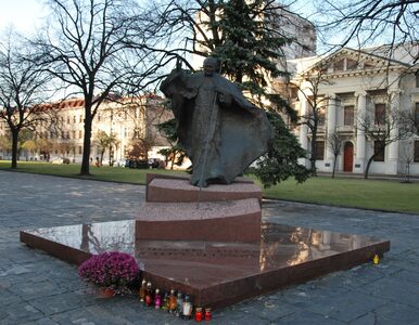 Wierni w Łodzi przeżyli szok. Rano zobaczyli zniszczony pomnik Jana...