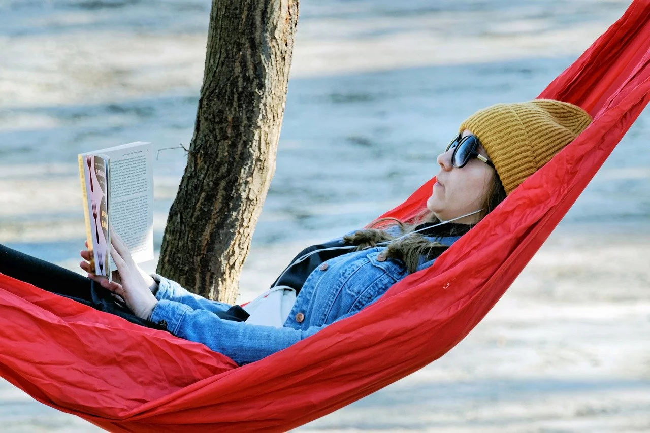 Przymiotniki na literę „j". Wiesz, co oznaczają?