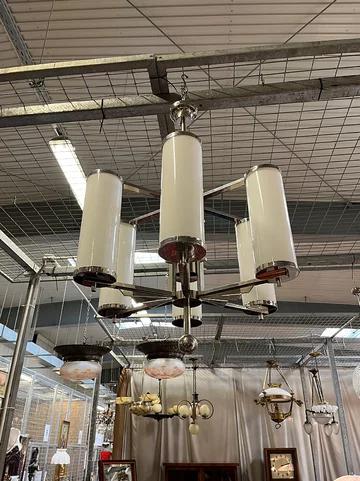 Żyrandol w stylu amerykańskiego art déco Żyrandol, art déco, bronisze, antyki