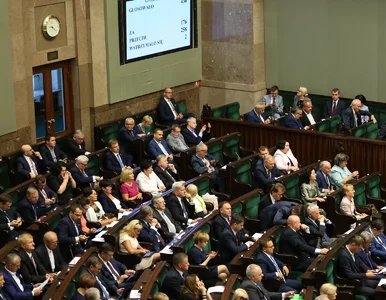 Miniatura: Senatorowie PiS tworzą własny projekt dot....