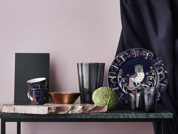 Kolekcja Taika od&nbsp;Iittala przenosi nas w&nbsp;świat baśni i&nbsp;legend, w&nbsp;kt&oacute;rym fińskie lasy skrywają duchy, zwierzęta i&nbsp;dziwne stwory z&nbsp;ludowych podań. Zaprojektowana przez Klausa Haapaniemi